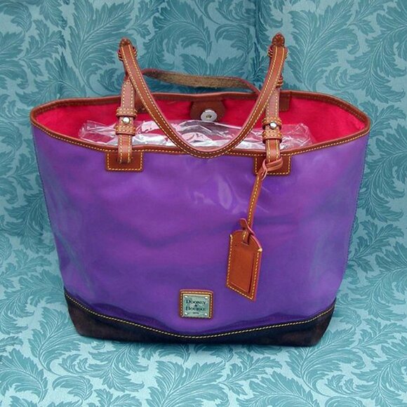 💜👜 Dooney & Bourke Purple Patent leather tote bag EUC - Picture 3 of 15